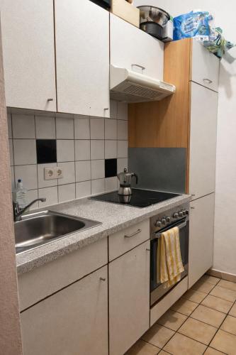 Room close to Burggasse Stadthalle