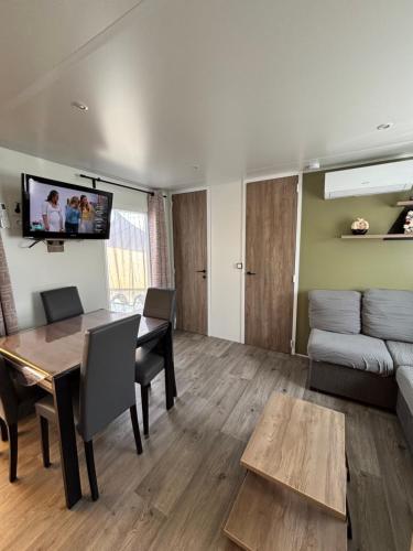 Mobil home récent climatisé avec terrasse-fréjus