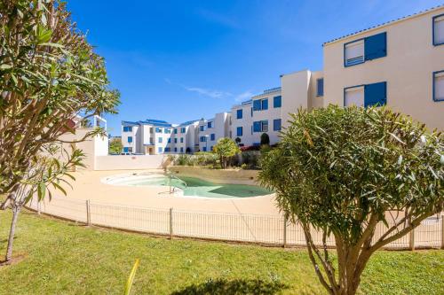 Vue piscine Appartement sympa