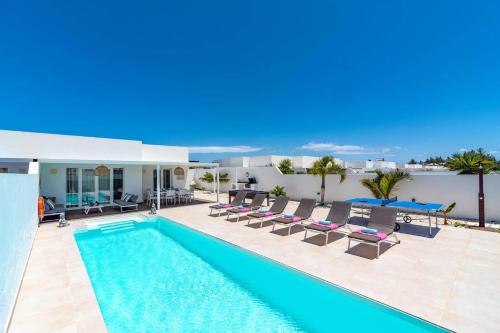 Villa Cala by Villa Plus