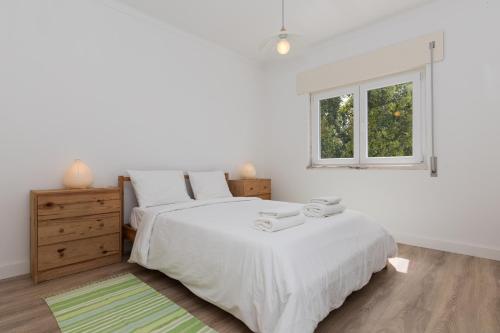 Sesimbra Family Villa - Garden, BBQ and 3 Bedrooms