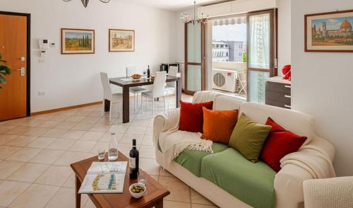 Florence Opera House Area - Free Private Parking! - Balcony - 2 Bedrooms 2 Bathrooms