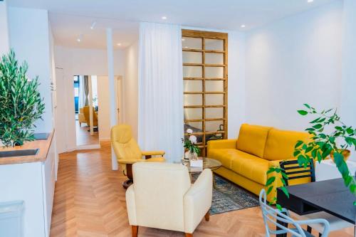 Cozy Paris Flat near Saint-Germain & Luxembourg Gardens