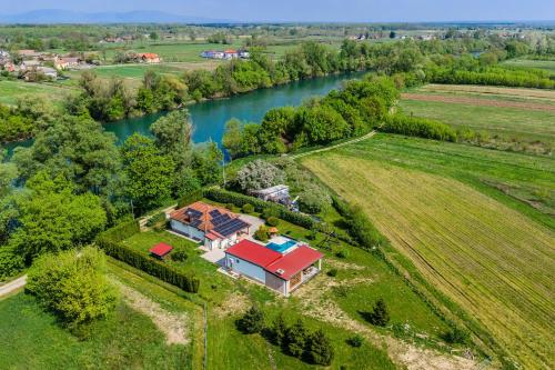 Wellness House On The River Kupa - Happy Rentals