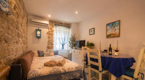 Apartments villa Mira