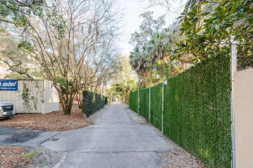 Renovated 2BR First Floor Forest Beach Condo photo 25