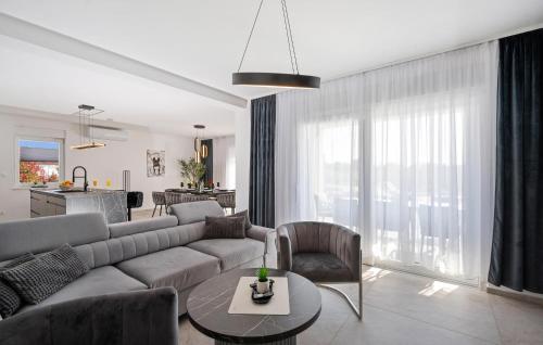Awesome Home In Vodice