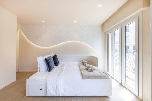 Juan-les-Pins 2BR Design Apt Walk to Beach