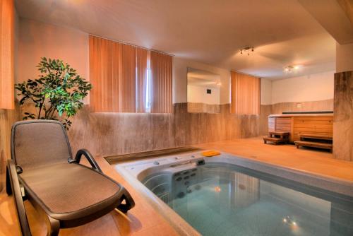 Gambar di galeri bagi Dom Wczasowy Angelika BASEN JACUZZI SAUNA W CENIE POBYTU di Murzasichle