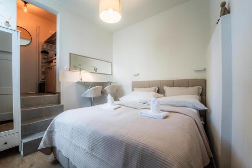 Micro Loft in Prime Zurich City Lake Business
