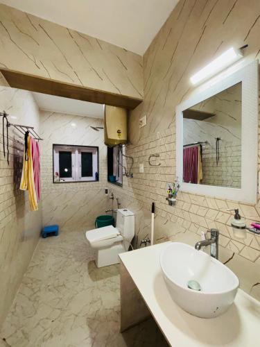 Gallery image of Anii's Paradise Harwan in Srinagar