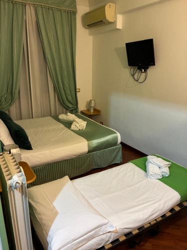 B&B Rifugio di Roma upon Metro B pvt bathroom pvt balcon