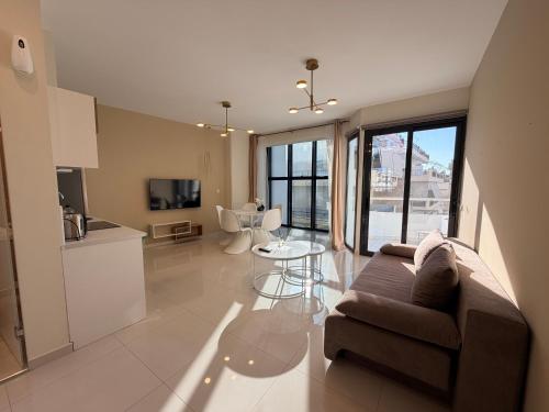 PL Pireas Modern APT
