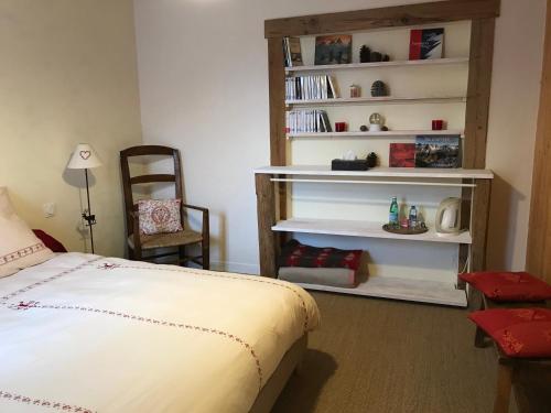 Llit o llits en una habitació de Chambre LA LONGERE