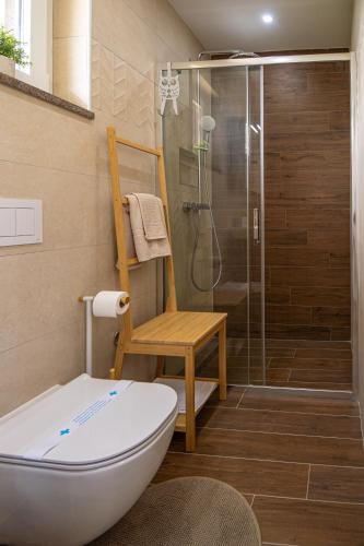 TrioBio - New Apartment for Two with Private Terrace, Garden & Parking