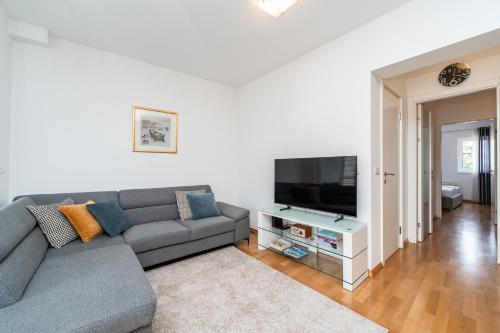 Marie 2 BR Apartment