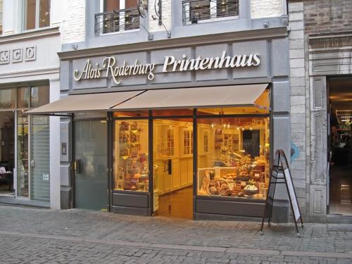 ホテルの敷地内または近くにあるスーパーまたはその他のお店