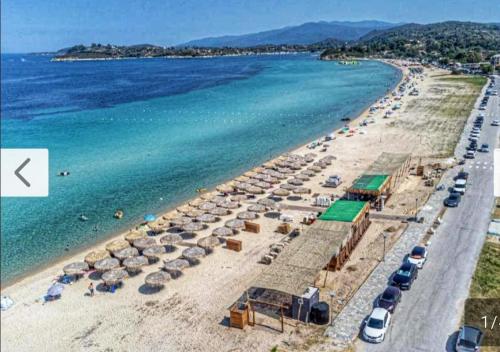 Absolute Beachfront Villa-Grand Sandy Beach