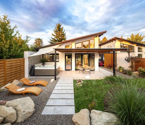 White Lotus Mini Loft House