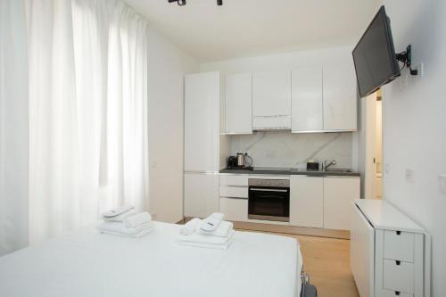 Navigli Studio 6 - Two Steps from Porta Genova by InnStay