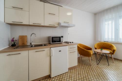 Apartments Buturajac