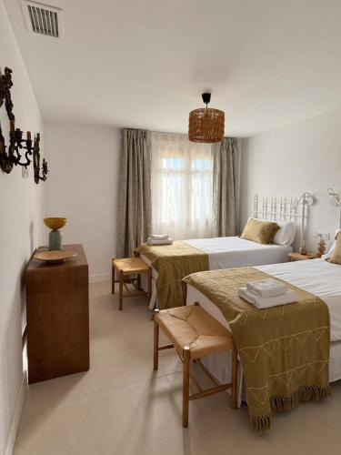 Hacienda Clavero Ten-Pool Apartment