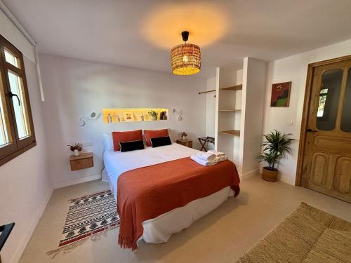 Hacienda Clavero Ten-Pool Apartment