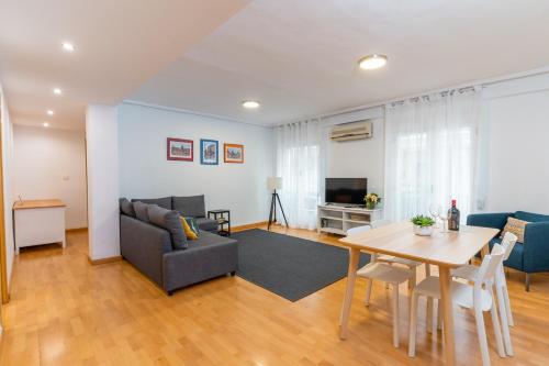 Negrito Flat by Invalencia