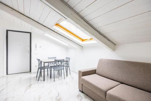 Cozy Slooping Rooftop