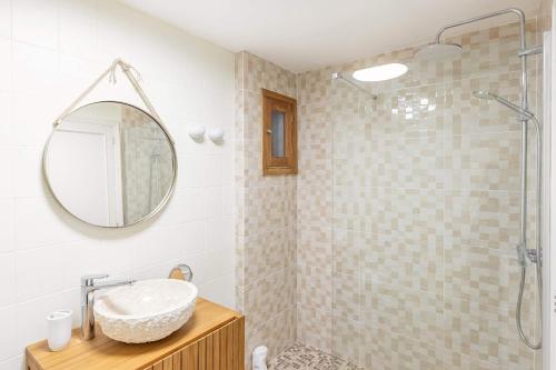 a bathroom with a sink and a shower at Apartment Vida Sana by Sealand Villas in Alcudia