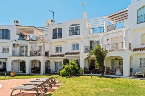 57 Townhouse with Pool & Rooftop Terrace in Duques