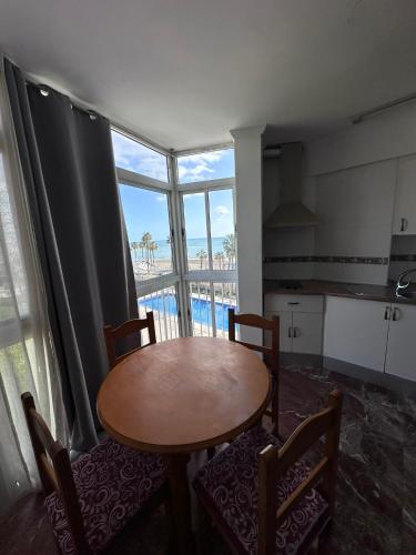 A frontline apartment photo 5