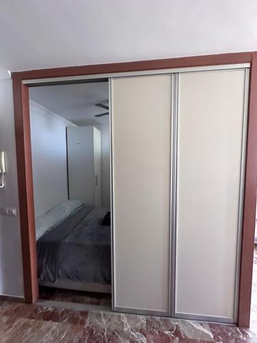 A frontline apartment photo 8