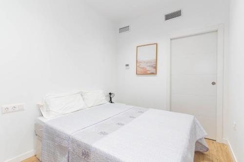 Sant Jordi 1 Stylish Studio by Invalencia