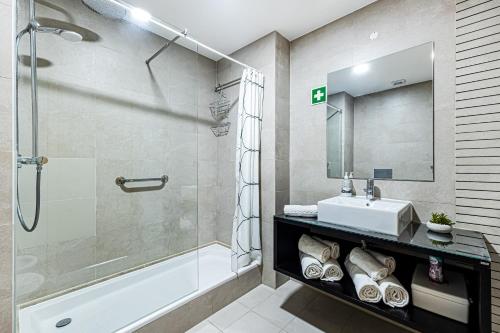 Rocha Tower 3D - Sunset Apartment Beachside