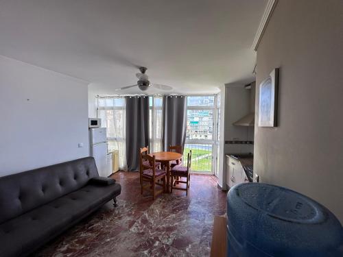 A frontline apartment photo 6