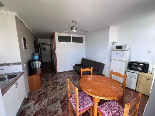 A frontline apartment photo 10