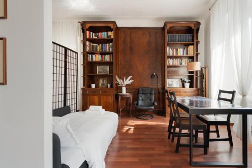 GuestHost - Spacious Studio X3 close to Navigli