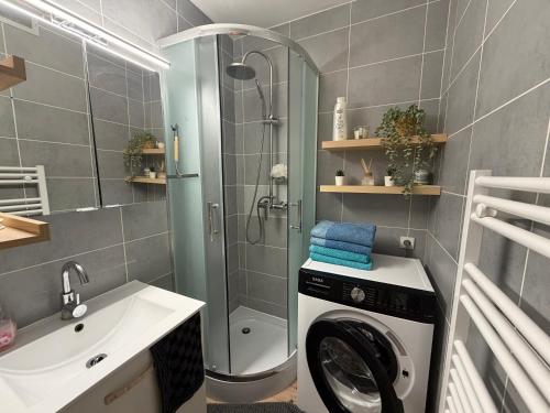 JolieT2 ,RDC,piscine,clim,parking,tennis ,Canet en Roussillon