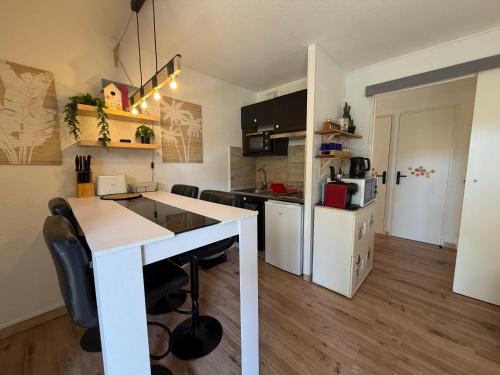 JolieT2 ,RDC,piscine,clim,parking,tennis ,Canet en Roussillon