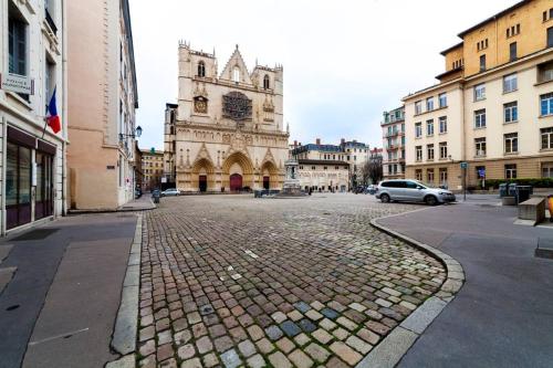 All in Lyon | Studio raffiné et calme place St-Jean