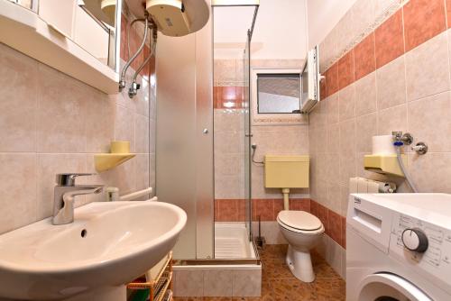 House Nicol 2426