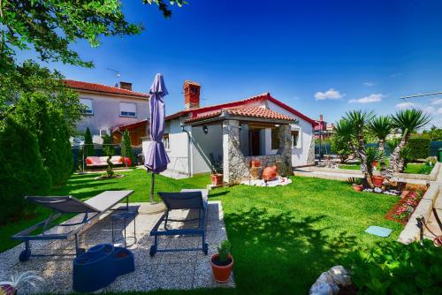 House Nicol 2426