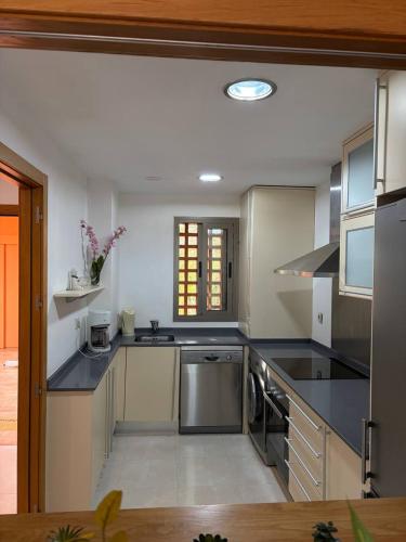 Marbella SeaView Penthouse , Terrace, Pools & Walk to the Beach