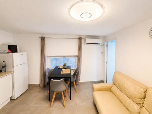 Esperanza 10 - Newly Renovated 2BR, Central Alicante