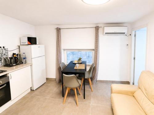 Esperanza 10 - Newly Renovated 2BR, Central Alicante