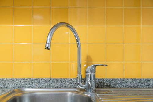 Lemon Beach-Bright Apt 3min to Beach & Metro