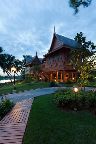 สวนหย่อมนอก RK Riverside Resort & Spa (Reon Kruewal)