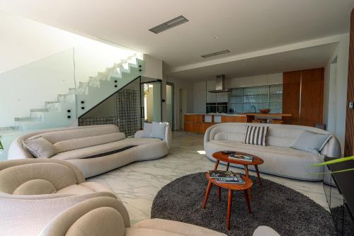 Luxury Villa Morello Korčula 1 with large heated pool, gym & sauna