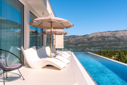 Luxury Villa Morello Korčula 1 with large heated pool, gym & sauna